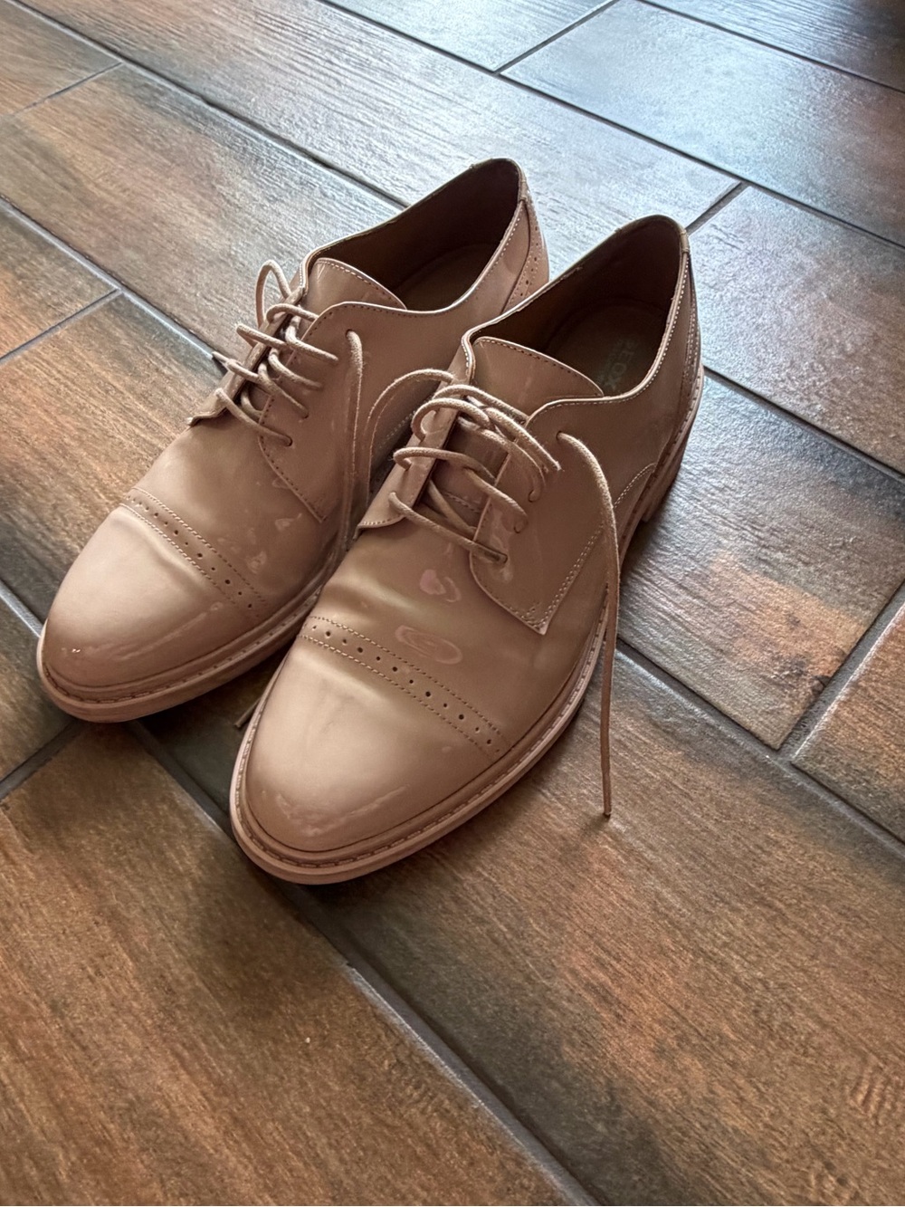 GeoX patent leather nude color Oxford loafer shoes